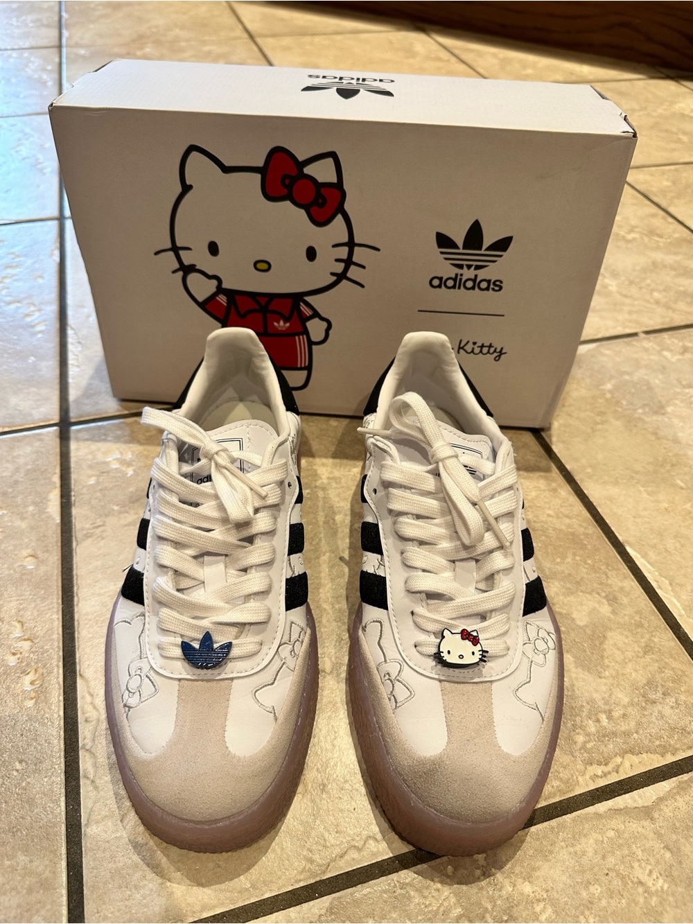 HELLO KITTY ADIDAS Sambae ❤ - Picture 2 of 7
